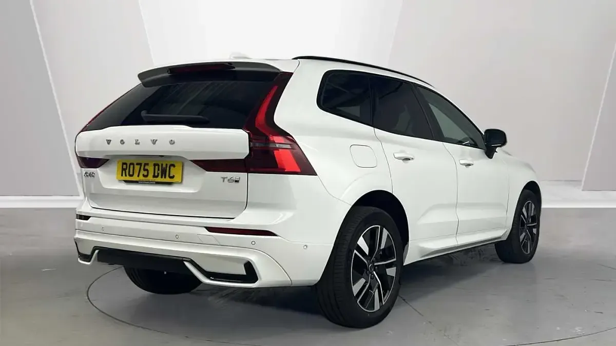 Used Volvo XC60 Plus 345 HP (253 kW) 2025 White SUV