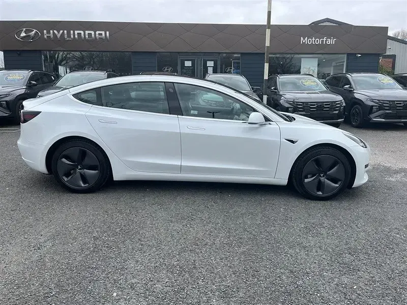 Usado Tesla Model 3 Standard Range Plus 177 kW (241 CV) 2019 Blanco Berlina
