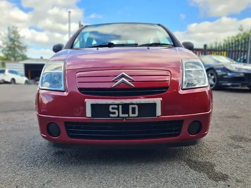 Used Citroën C2 60 HP (44 kW) 2008 Red Hatchback