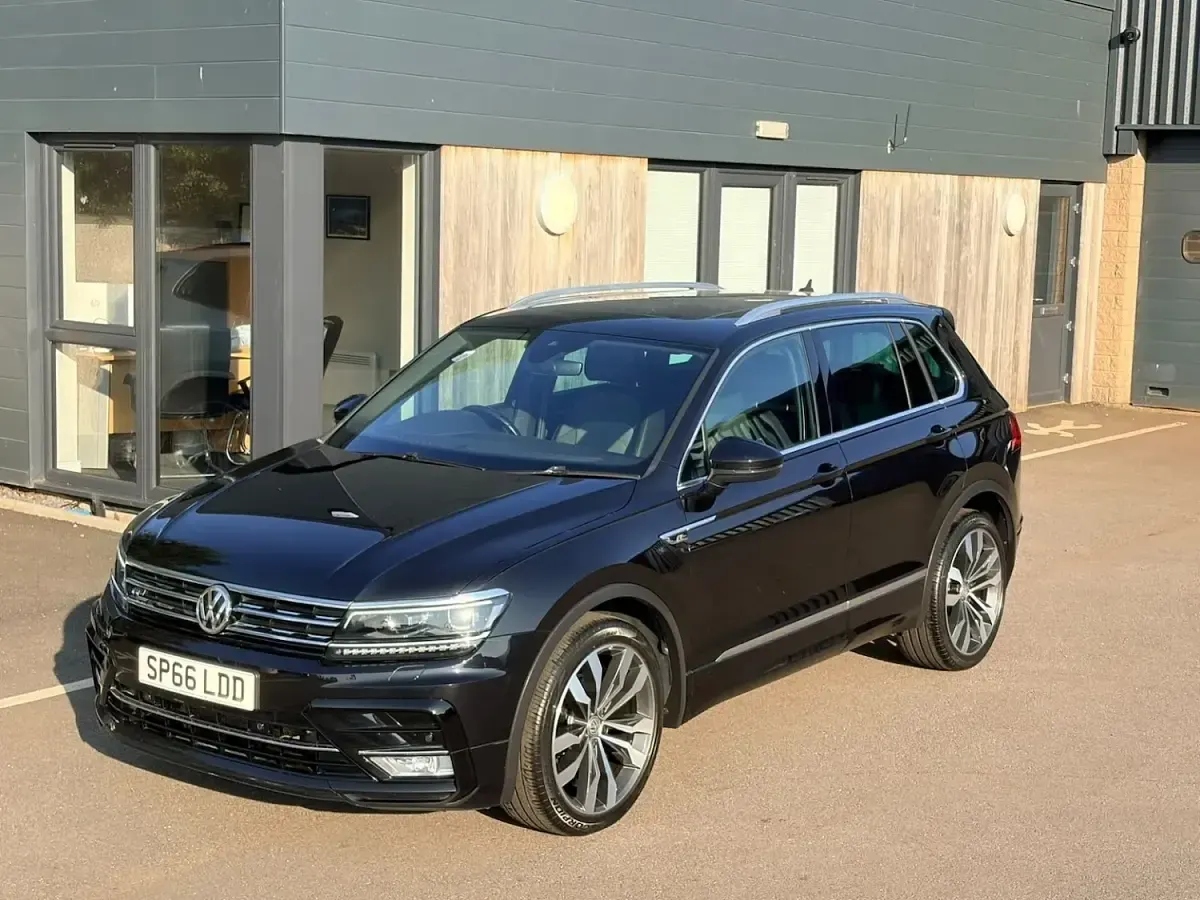 Used VW Tiguan R-line 150 HP (110 kW) 2016 Black SUV