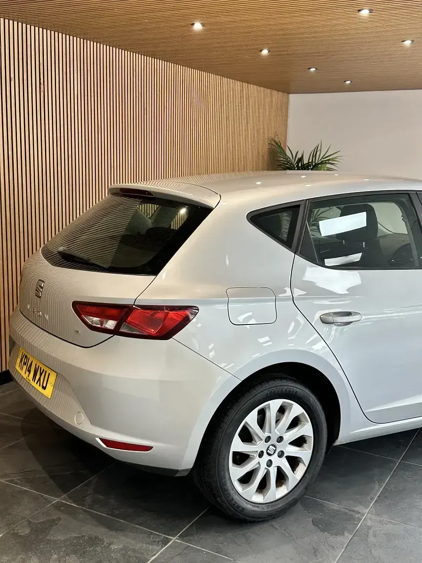 Used Seat Leon SE 110 HP (80 kW) 2014 Silver Hatchback