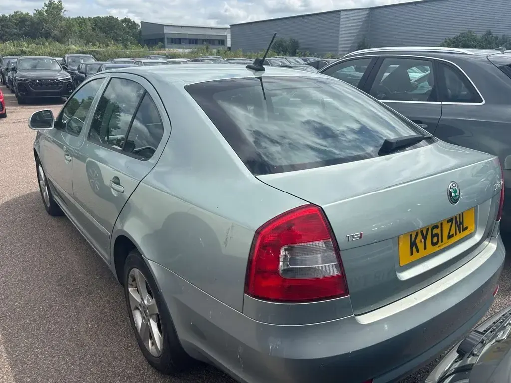 Used Skoda Octavia SE 160 HP (117 kW) 2011 Green Hatchback