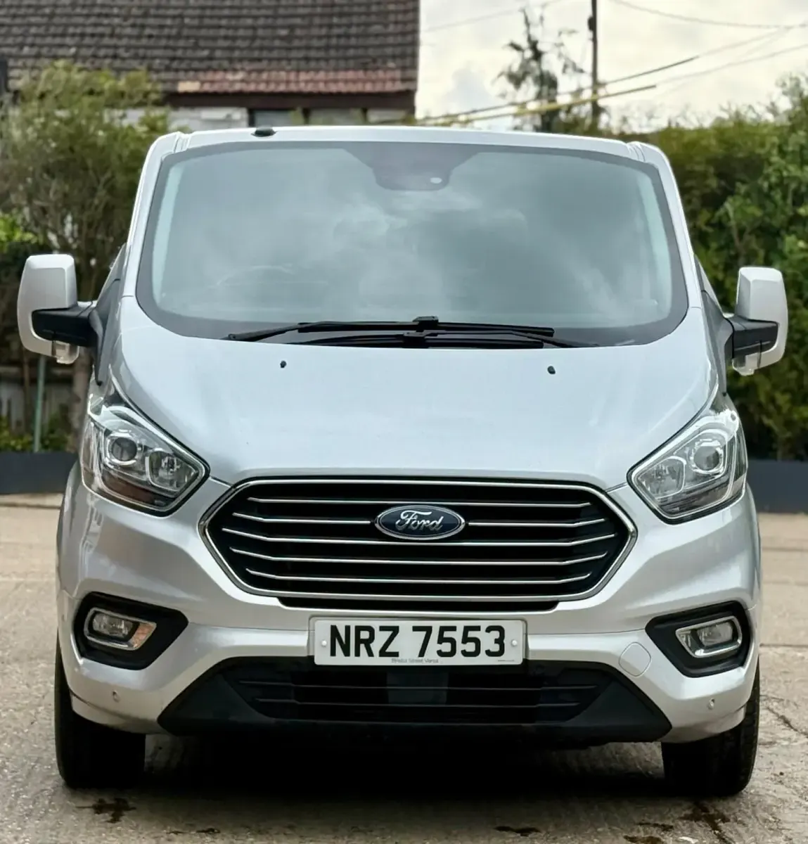 Used Ford Tourneo Custom Zetec 128 HP (94 kW) 2018 Silver Van