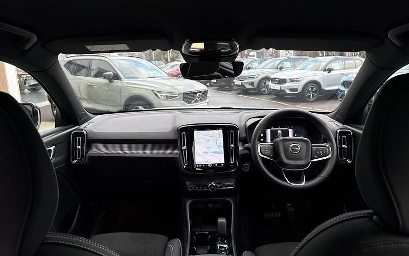 Usado Volvo XC40 Plus 163 HP (119 kW) 2026 SUV