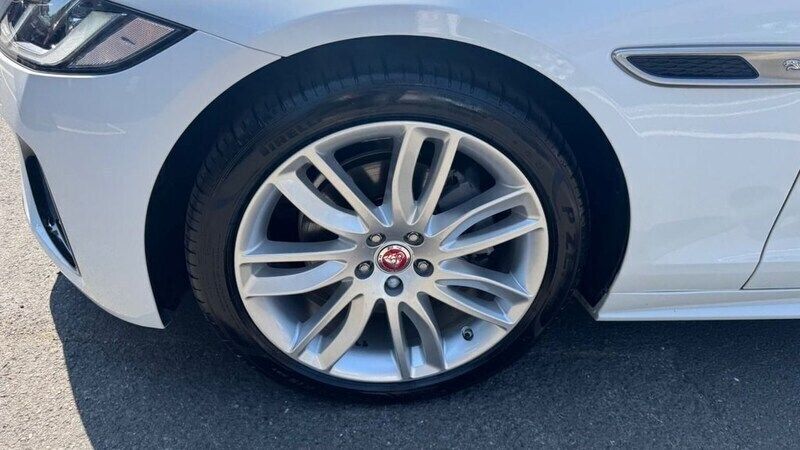 Used Jaguar XF R-Dynamic 204 HP (150 kW) 2022 White Sedan