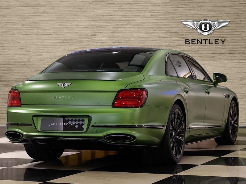 New Bentley Flying Spur 770 HP (566 kW) 2025 Tourmaline green Sedan