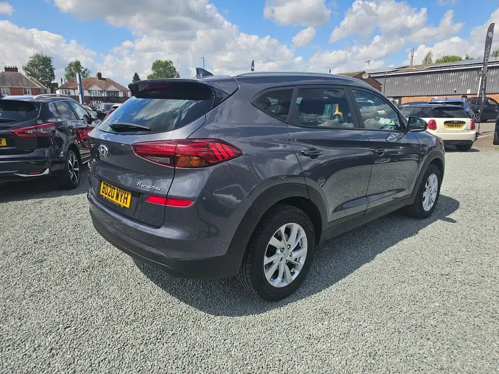 Used Hyundai Tucson SE 132 HP (97 kW) 2020 Grey SUV