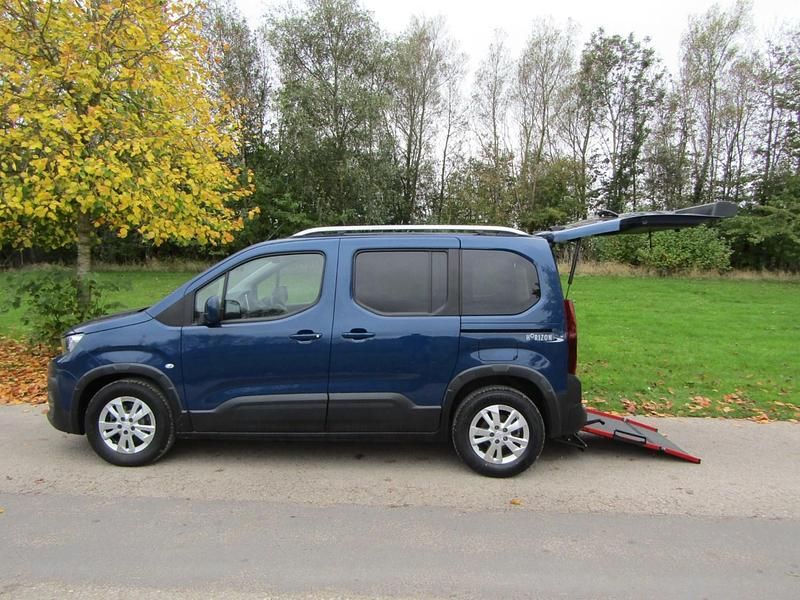 Blue Used 2020 Peugeot Rifter Allure MPV | £12,950 (Fair price) - Image 1/3