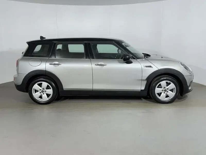 Używany Mini Cooper Clubman Classic 134 KM (98 kW) 2023 Srebrny Kombi