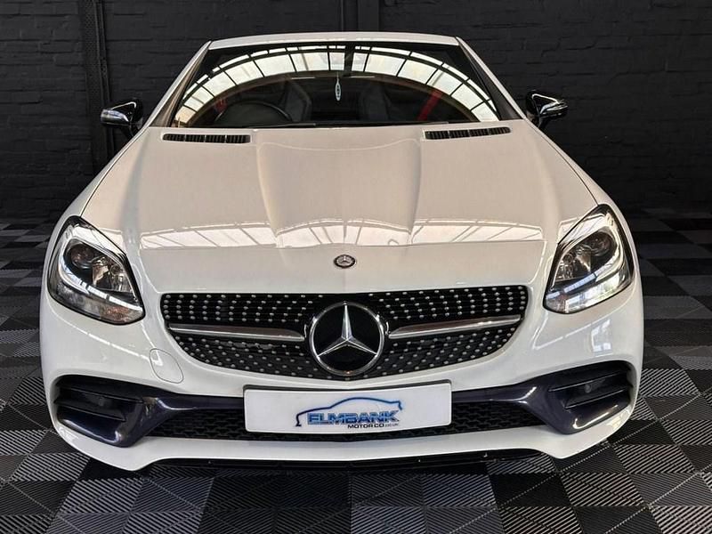 Begagnad Mercedes E250 AMG line 204 HK (150 kW) 2017 Vit Cab