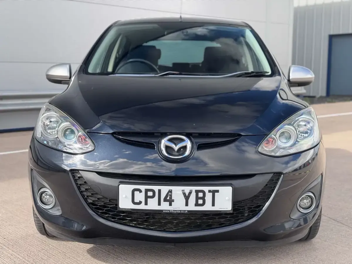 Begagnad Mazda 2 Edition 2014 Svart Halvkombi