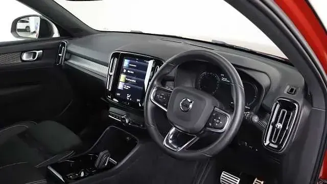 Usado Volvo XC40 R-Design 211 HP (155 kW) 2022 SUV