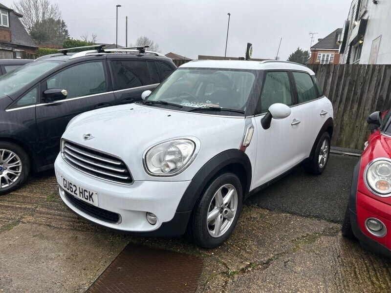 White Used 2012 Mini One Countryman SUV | £5,595 (Expensive) - Image 1/4