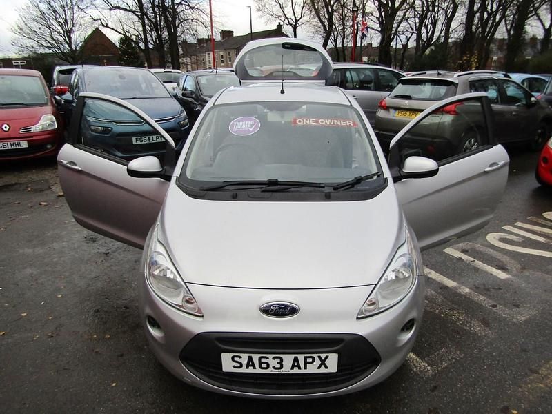 Used Ford Ka 69 HP (50 kW) 2014 Silver Hatchback