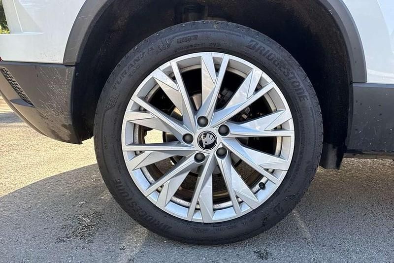 Gebraucht Skoda Karoq SE L 150 PS (110 kW) 2025 Weiß SUV