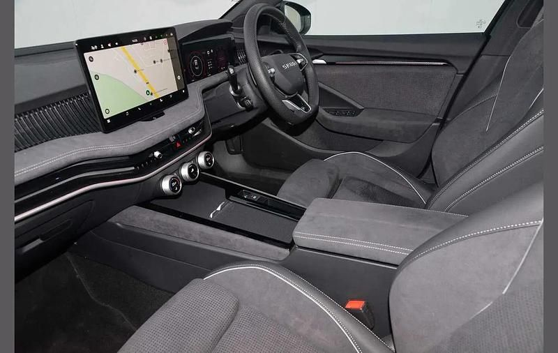 Used Skoda Superb SportLine 200 HP (147 kW) 2025 Midnight black metallic Hatchback