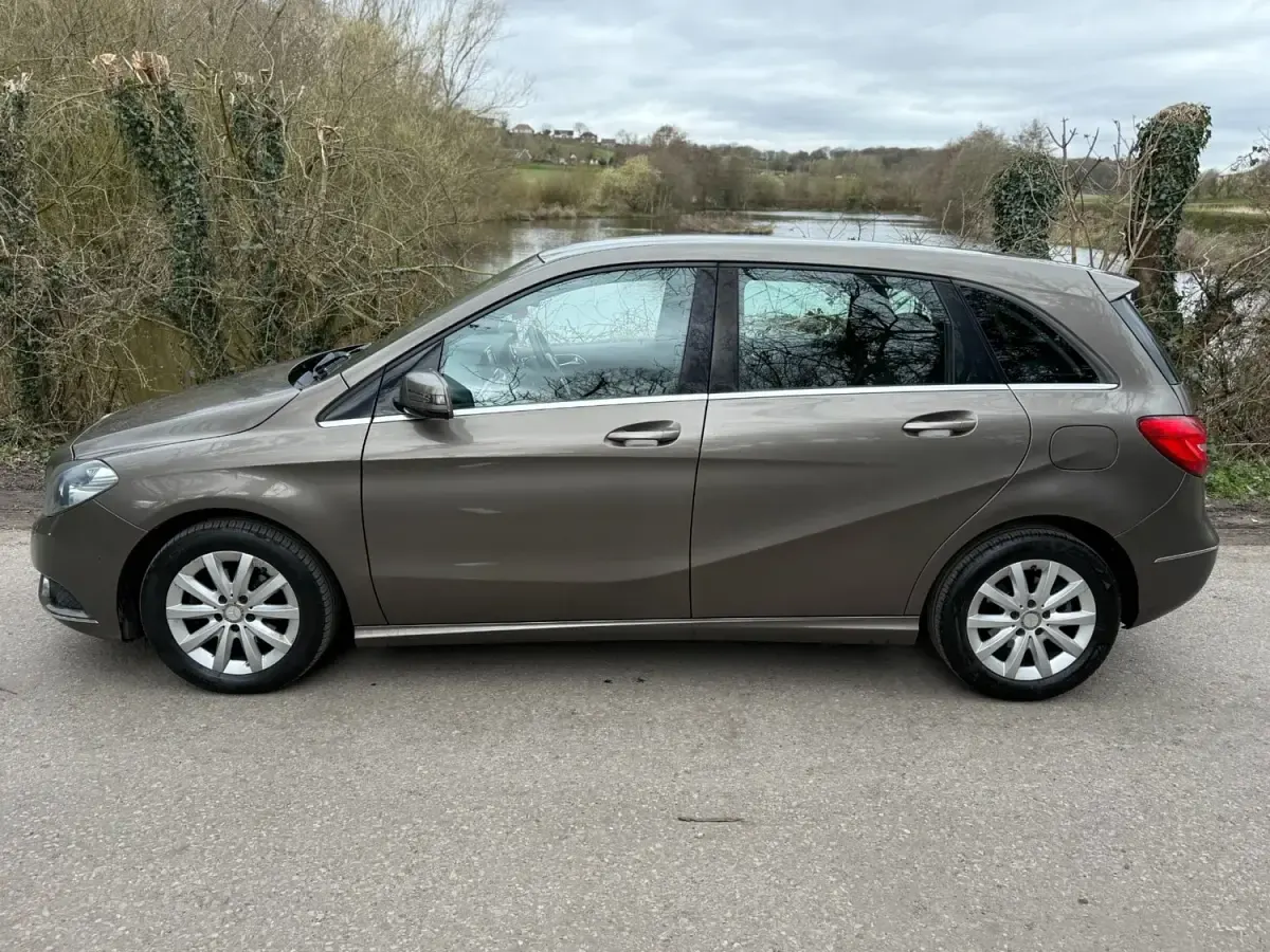 Used Mercedes B180 SE 2013 Grey MPV