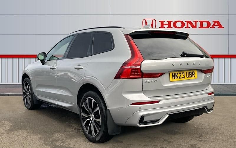 Usado Volvo XC60 Plus 197 HP (144 kW) 2023 Prateado SUV
