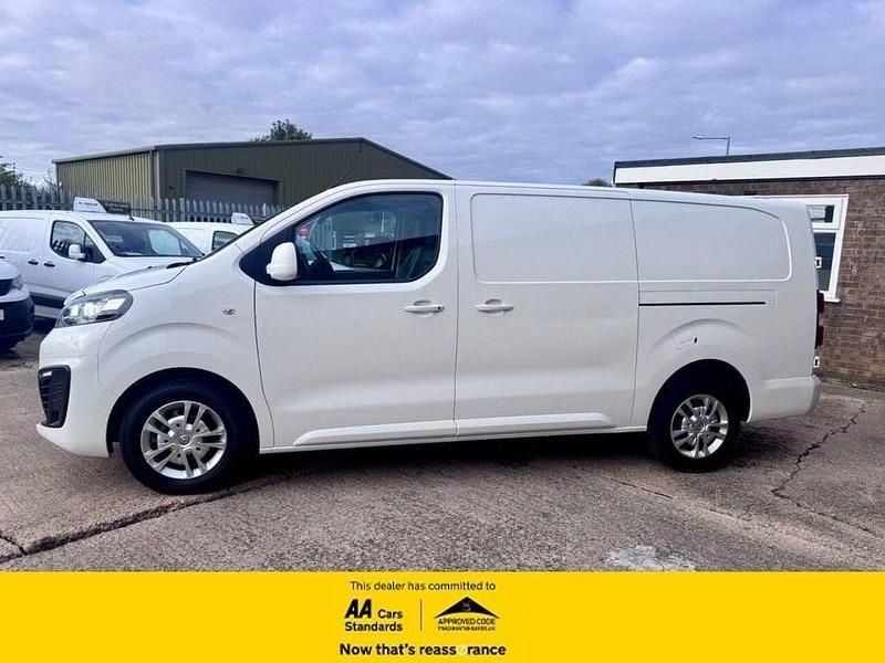 Used Vauxhall Vivaro Sportive 100 HP (73 kW) 2021 White MPV