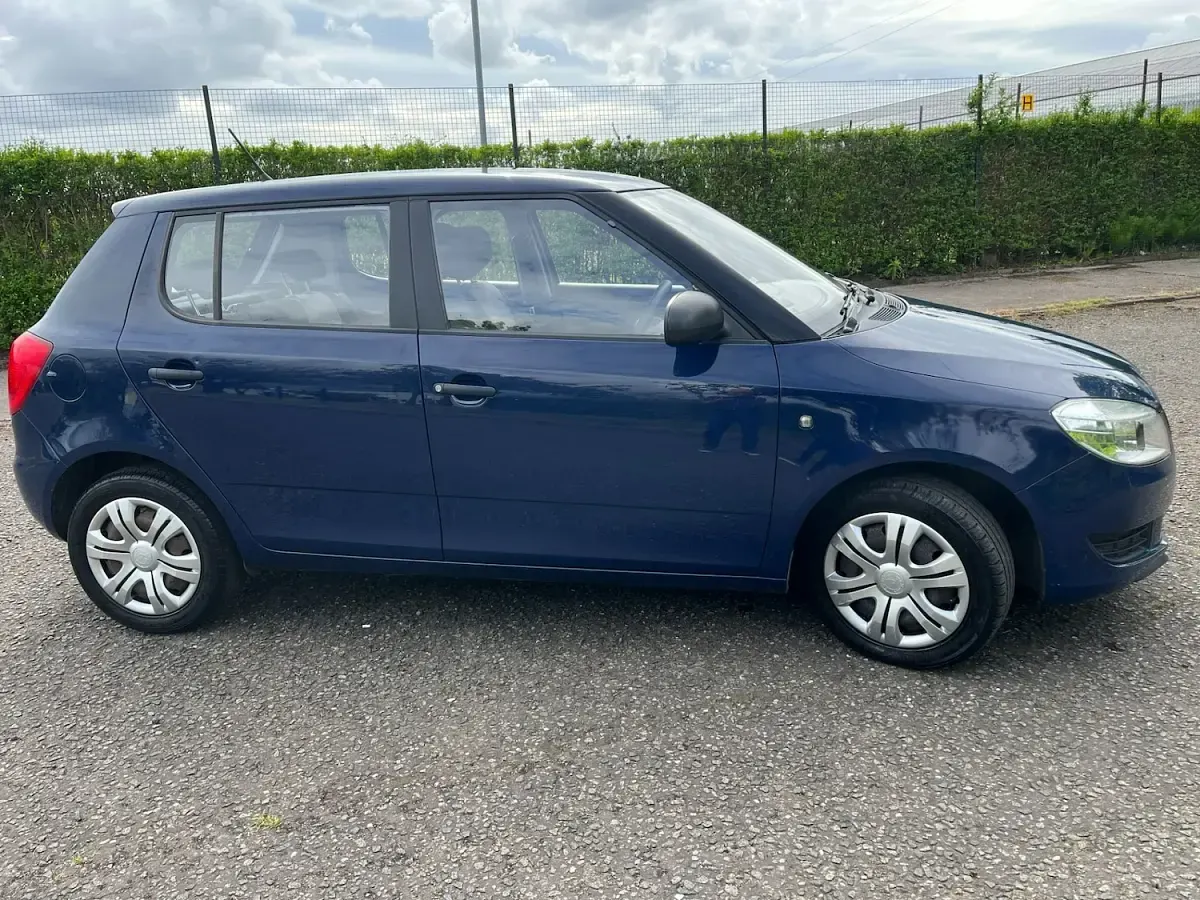 Used Skoda Fabia 60 HP (44 kW) 2012 Blue Hatchback