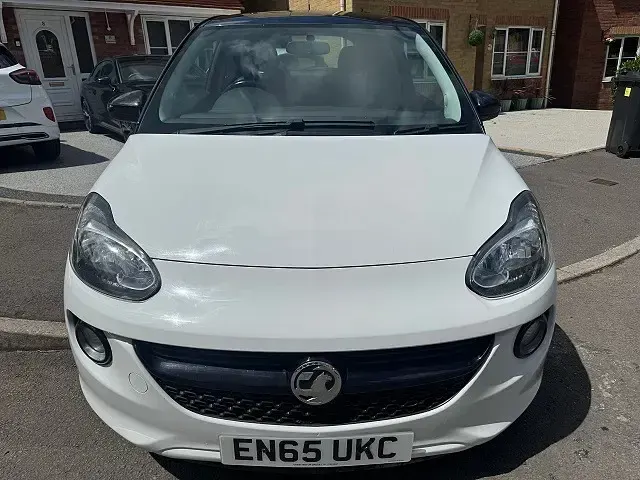 Used Vauxhall Adam 70 HP (51 kW) 2016 White Hatchback