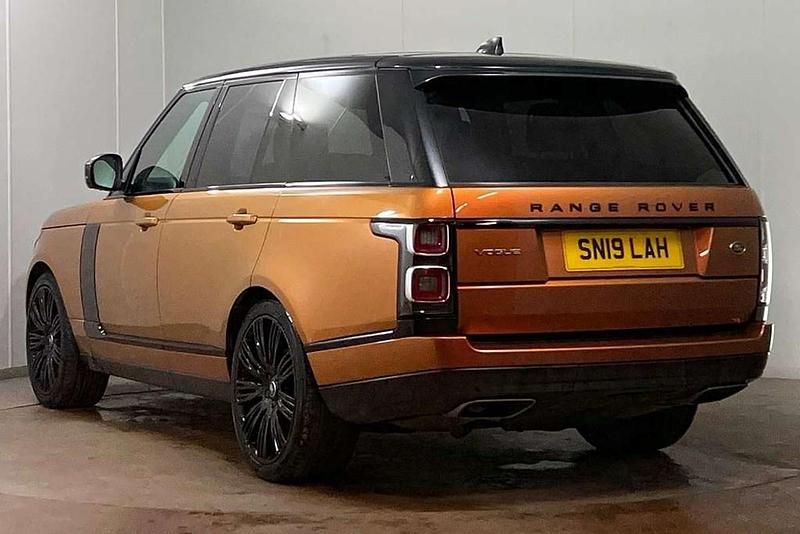 Used Land Rover Range Rover Vogue 271 HP (199 kW) 2019 Orange SUV