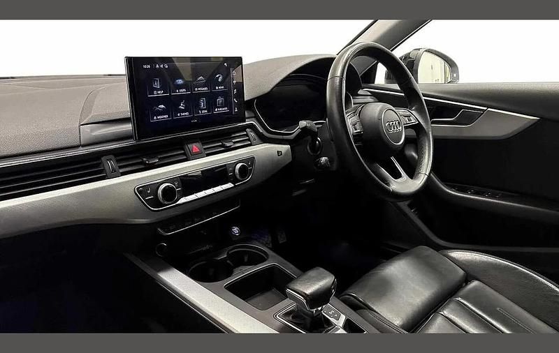 Used Audi A4 Sport 147 HP (108 kW) 2022 White Estate