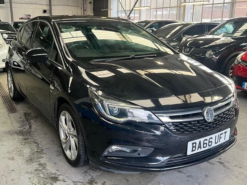 Used Vauxhall Astra SRi 150 HP (110 kW) 2017 Black Hatchback