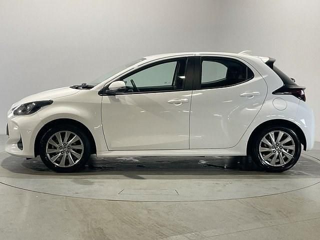 Used Toyota Yaris 116 HP (85 kW) 2024 White Hatchback