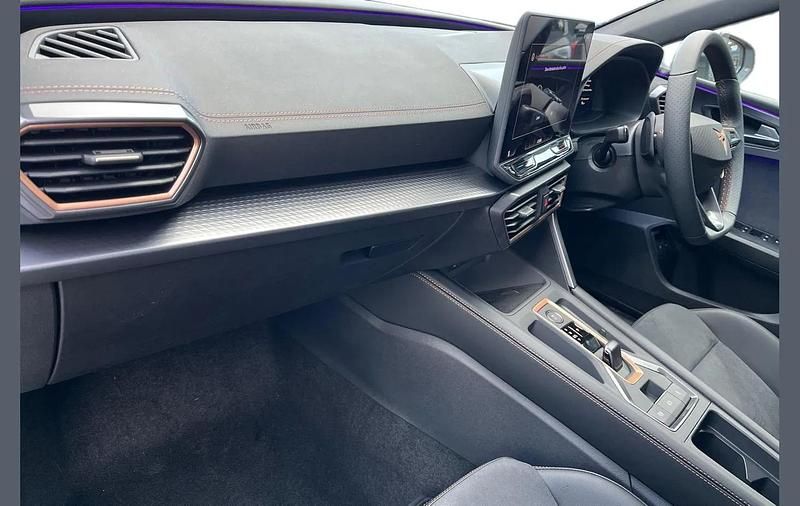 New Cupra Leon VZ1 267 HP (196 kW) 2025 White Estate