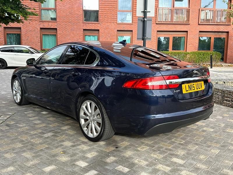 Używany Jaguar XF Portfolio 2015 Niebieski Sedan/Limuzyna