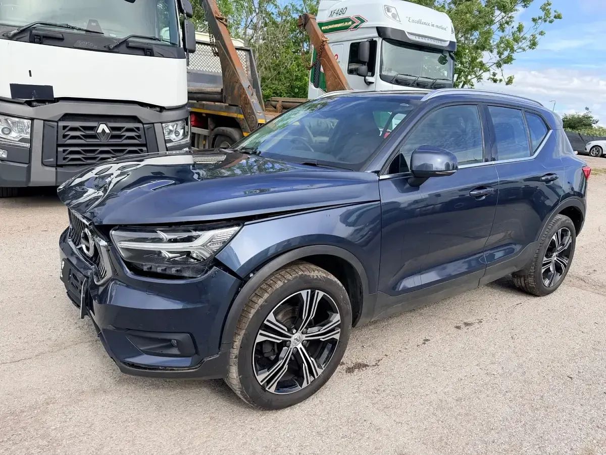 Used Volvo XC40 Inscription 2020 Blue SUV