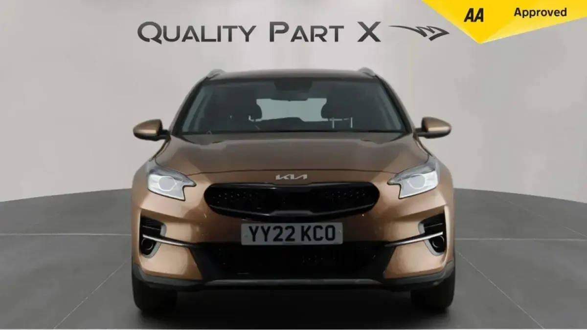 Usado Kia XCeed 118 HP (86 kW) 2022 Castanho SUV