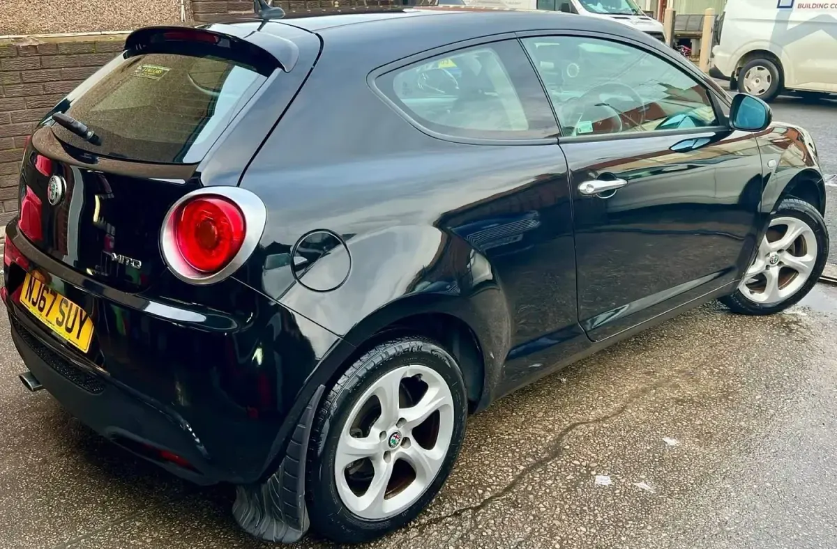 Used Alfa Romeo MiTo 78 HP (57 kW) 2017 Black Hatchback