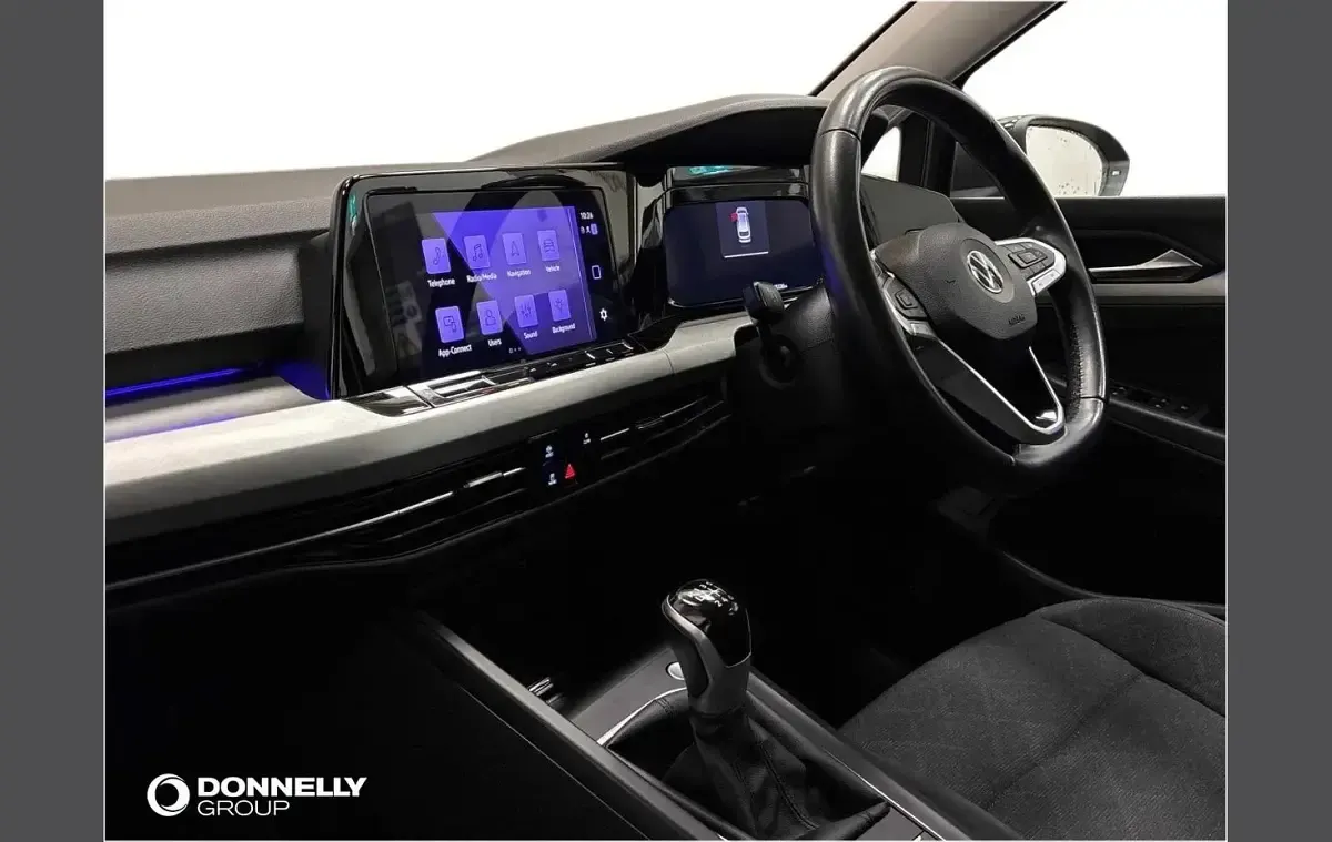 Gebraucht VW Golf VIII Life 113 PS (83 kW) 2022 Grau Kombi