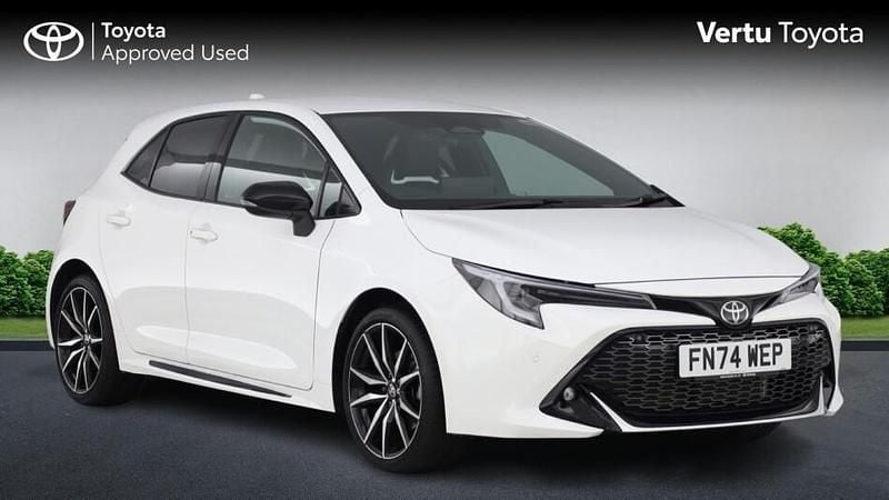 Used Toyota Corolla Sport 196 HP (144 kW) 2024 White Hatchback