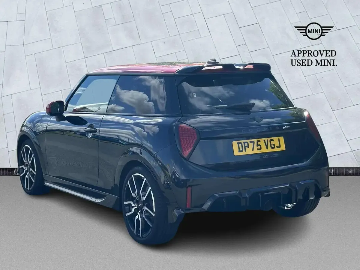 Usado Mini John Cooper Works Hatch 228 CV (167 kW) 2026 Negro Utilitario