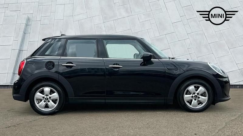 Usado Mini Cooper Classic 134 CV (98 kW) 2022 Negro Utilitario