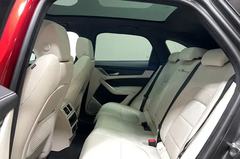 Used Jaguar F-Pace R-Dynamic 201 HP (147 kW) 2024 Red SUV