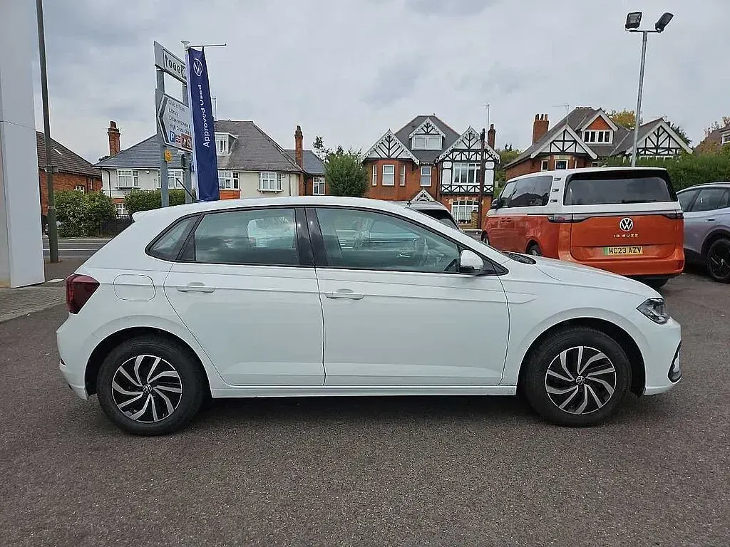 Used VW Polo Life 95 HP (69 kW) 2023 White Hatchback