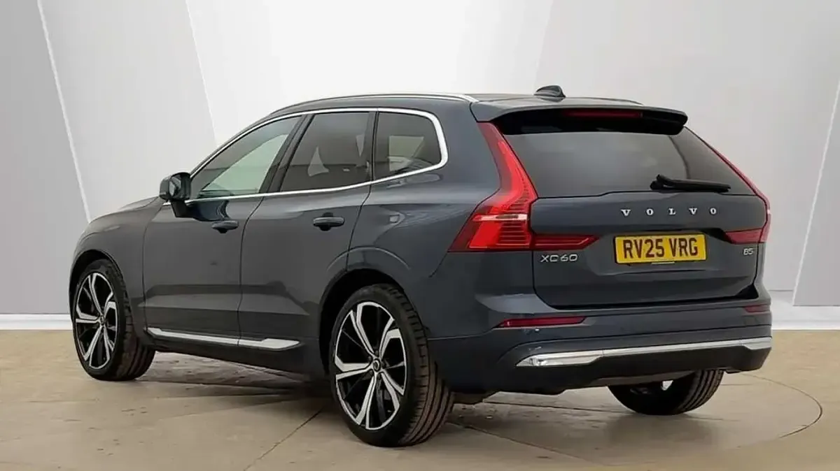 Used Volvo XC60 Ultra 250 HP (183 kW) 2025 Blue SUV