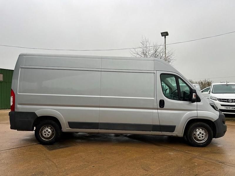 Used Peugeot Boxer 130 HP (95 kW) 2017 Silver Van
