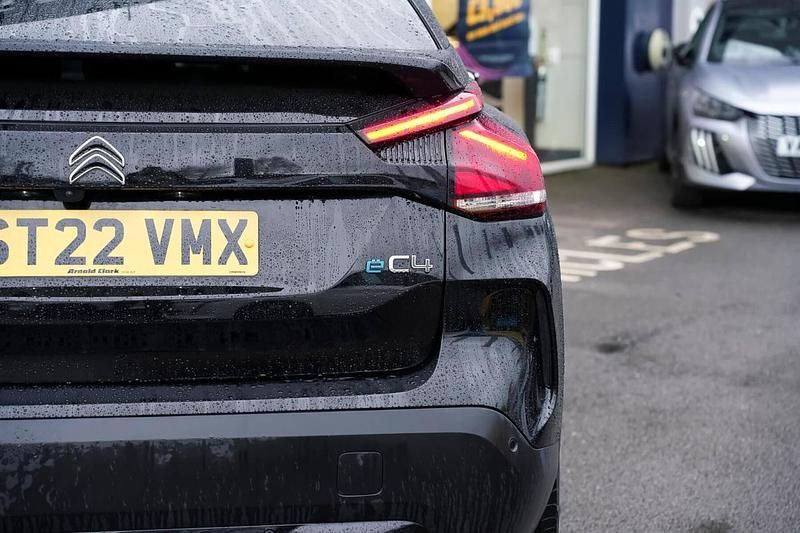 Used Citroën e-C4 100 kW (136 HP) 2022 Black Hatchback