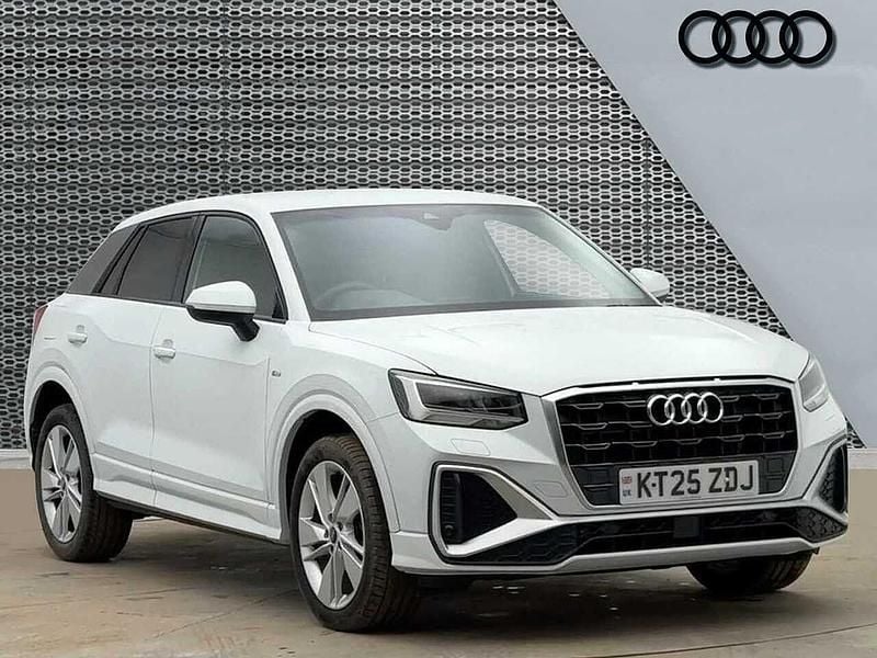Used Audi Q2 S-Line 150 HP (110 kW) 2025 White SUV