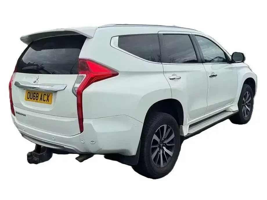 Second-hand Mitsubishi Shogun 181 CP (133 kW) 2018 Alb SUV