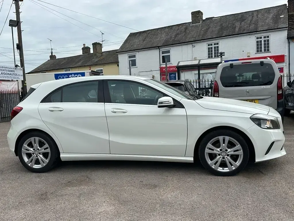 Used Mercedes A180 109 HP (80 kW) 2016 White Hatchback