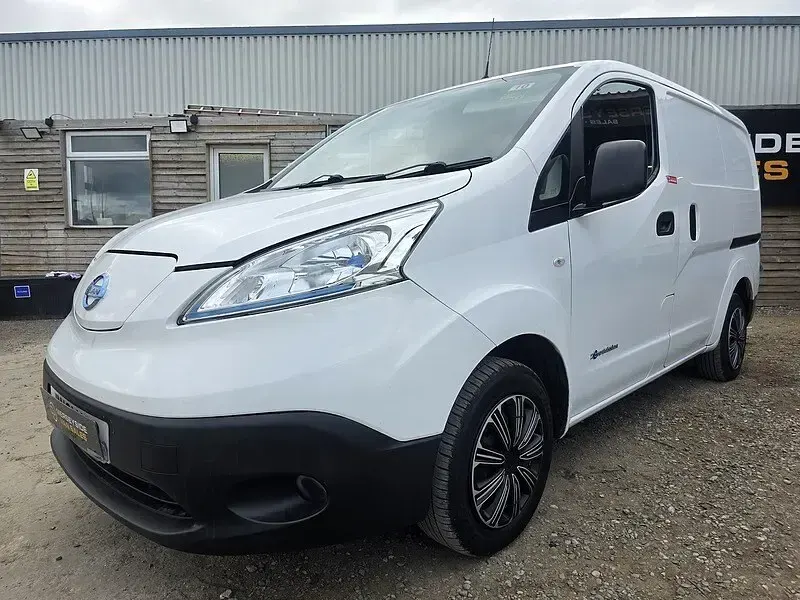 Used Nissan e-NV200 Acenta 80 kW (109 HP) 2021 White MPV