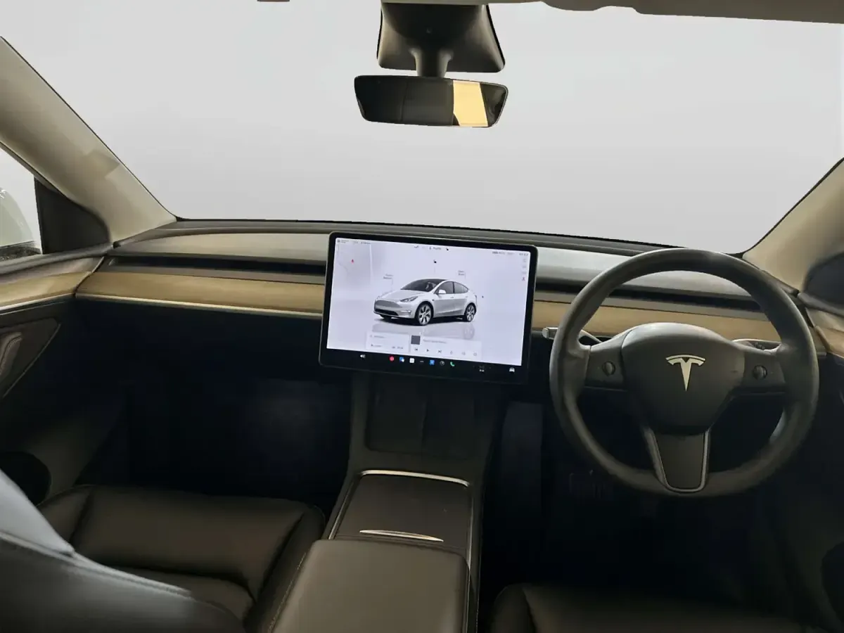 Used Tesla Model Y Long Range AWD 378 kW (514 HP) 2022 White SUV