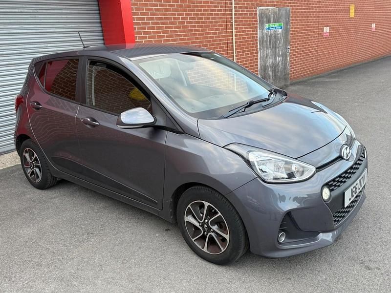 Usado Hyundai i10 Premium 83 HP (61 kW) 2017 Cinzento Citadino