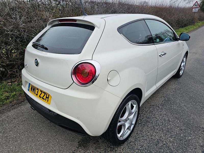 Used Alfa Romeo MiTo Distinctive 2013 White Hatchback
